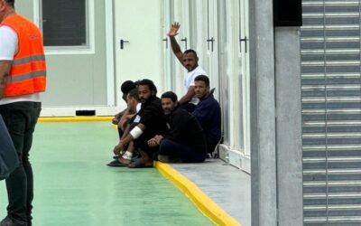 La Sospensione della Convalida del Trattenimento dei Migranti al CPR Albanese: La Reazione della Destra Italiana