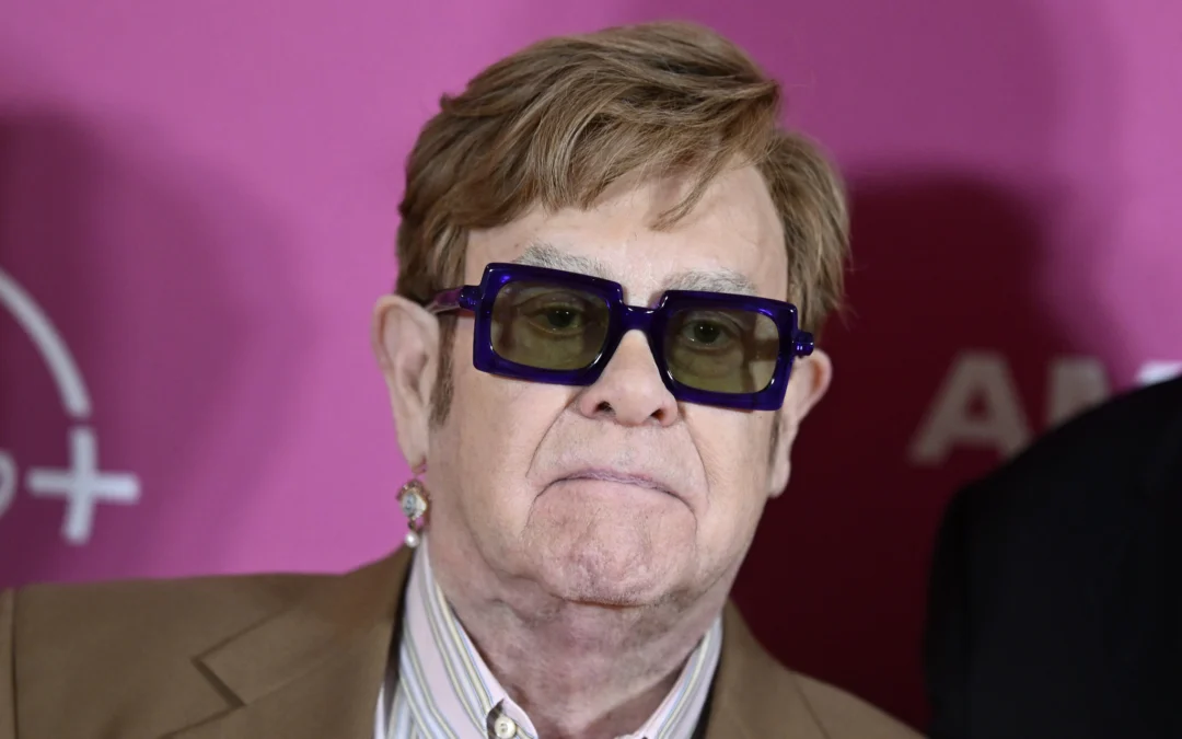 Elton John: la luce si affievolisce, ma la musica rimane