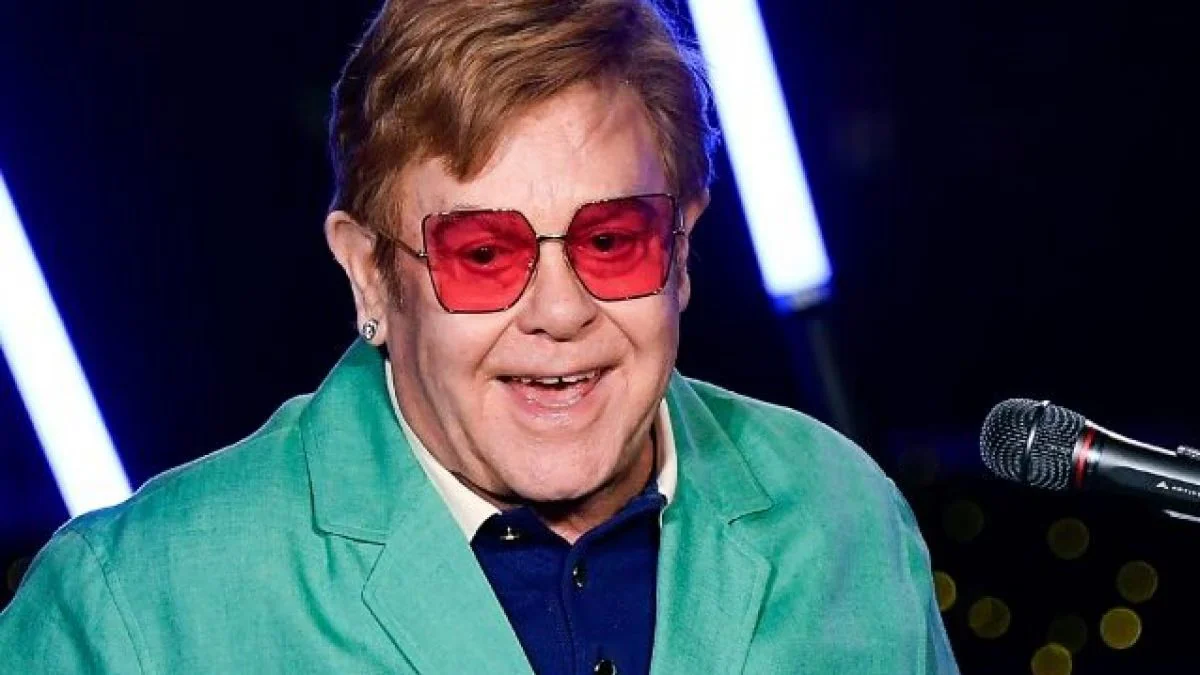 elton john diventa cieco